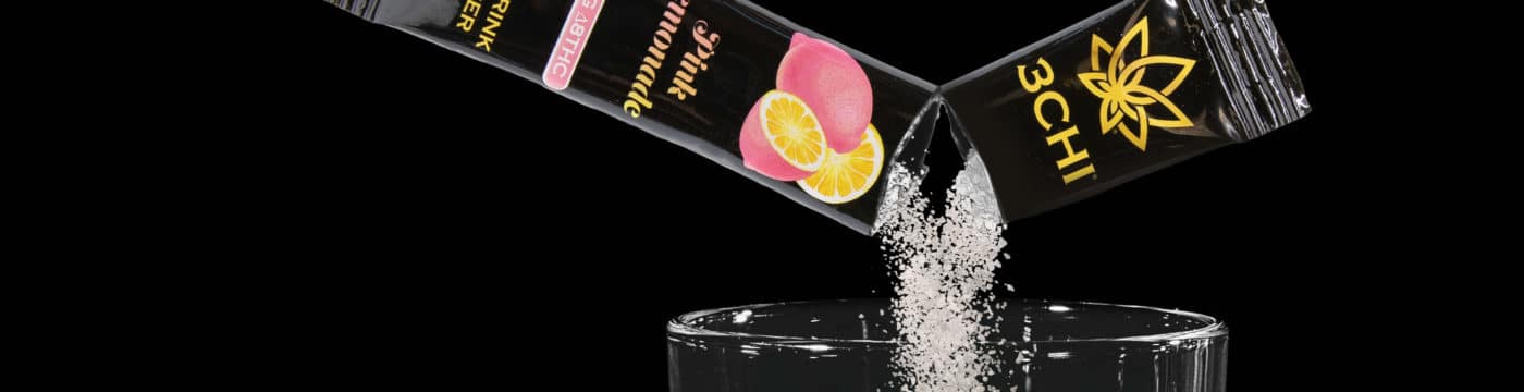 3chi drink enhancer pouring into glass