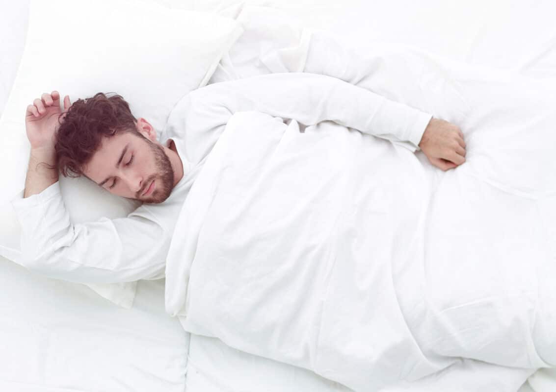 Exploring the Night with CBN Vapes: A Journey Towards Restful Sleep