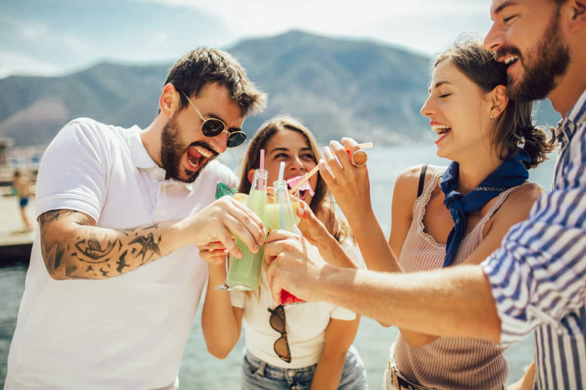 Summertime and Delta 9 Drinks: A Refreshing Relationship